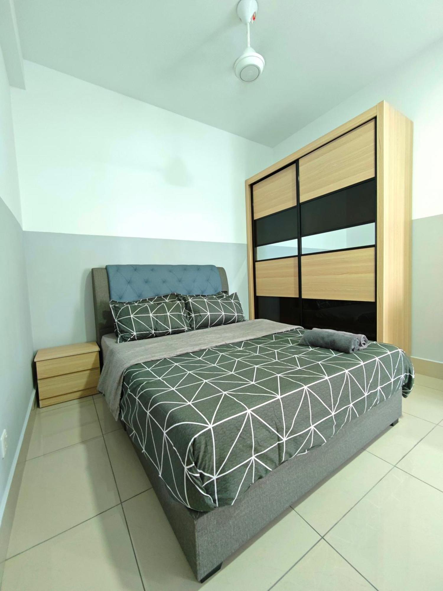 Pangsapuri Exclusive 3 Bedroom @sungai Besi, Kuala Lumpur